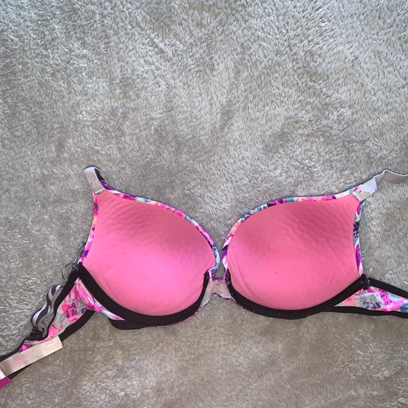 VS PINK pushup bra - Picture 2 of 3